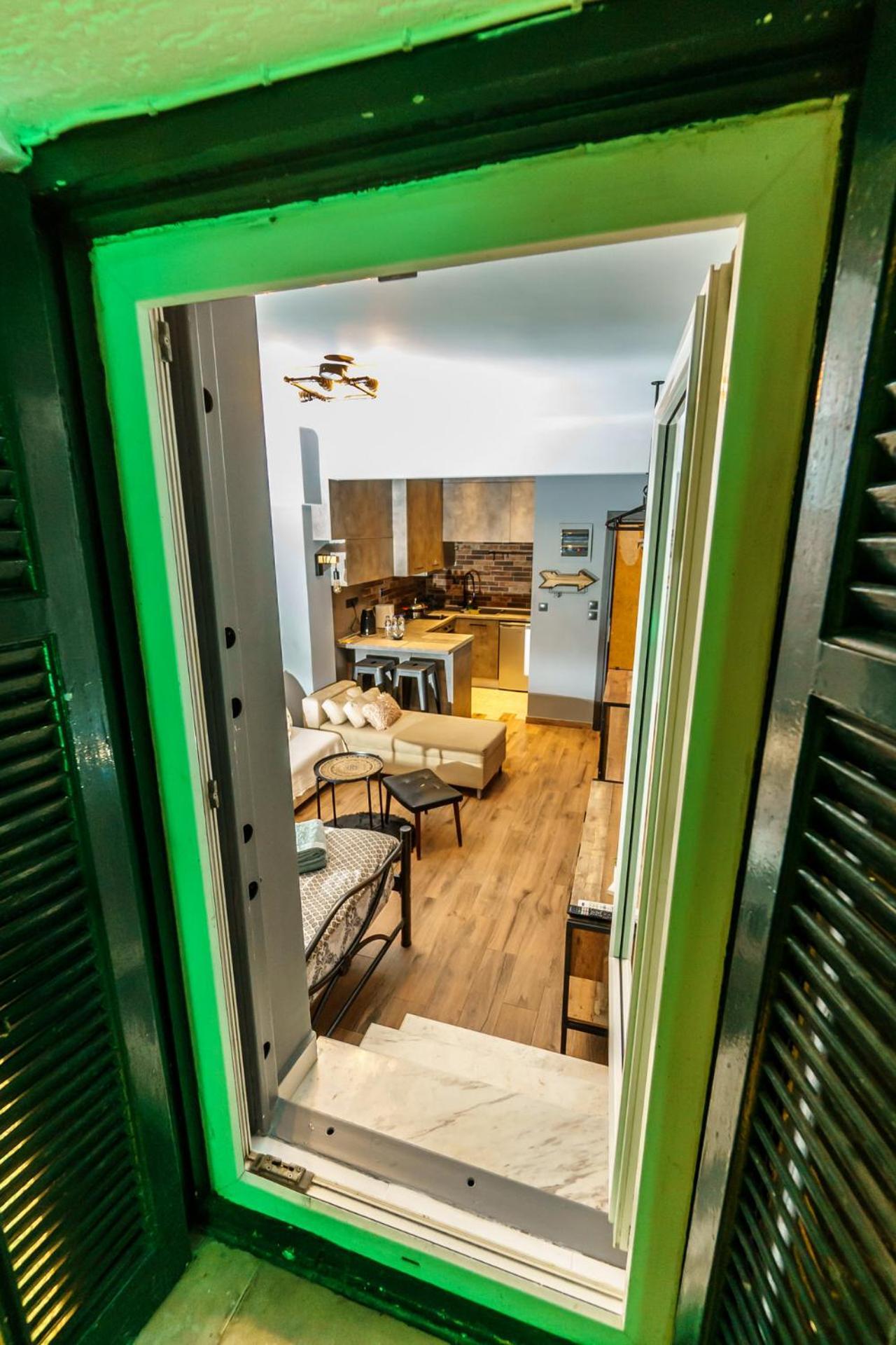 Happiness Studio With Terrace. Салоники Экстерьер фото